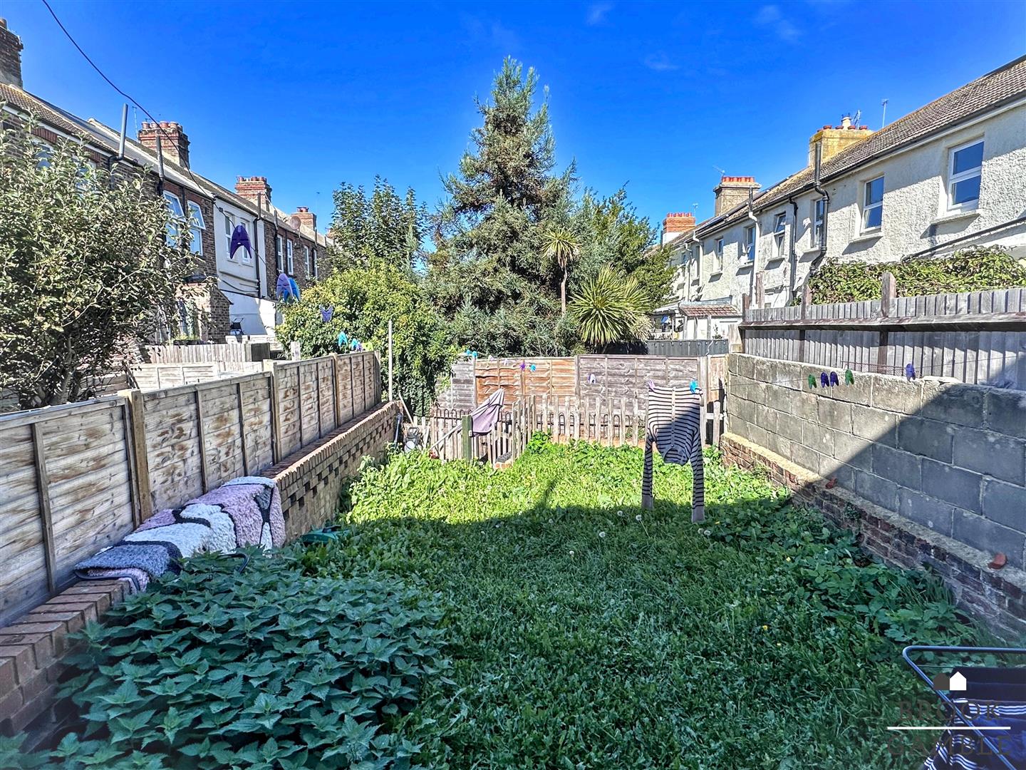 2 Bedroom House - Mid Terrace. Ashford Road in Eastbourne,  4